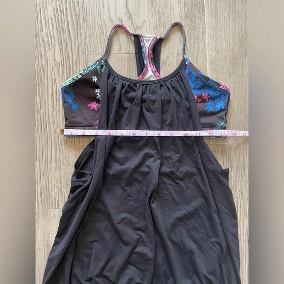 Lulu no limits tank top size 6 - Picture 5 of 8